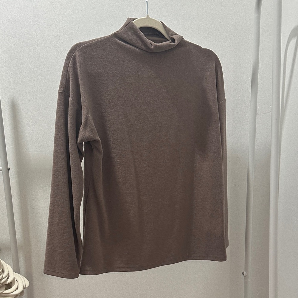 Brown Turtleneck Long Sleeve Top